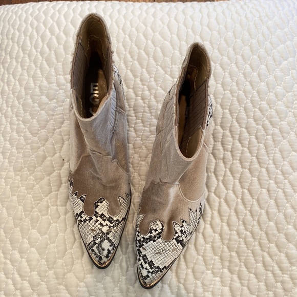 EGO Official Cape Robbin Kelsey Cowboy Snake and Velour Bootie Size 8 - Picture 3 of 5